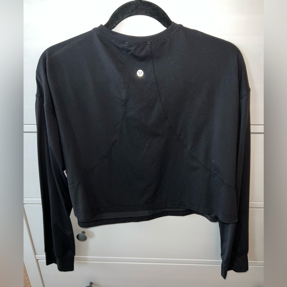 Lulu Lemon cropped long sleeve. Size 10